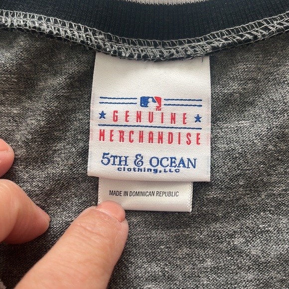 NWOT 5th & Ocean Womens MLB Colorado Rockies Baseball V-Neck Shirt New XL
#50A - Picture 3 of 6